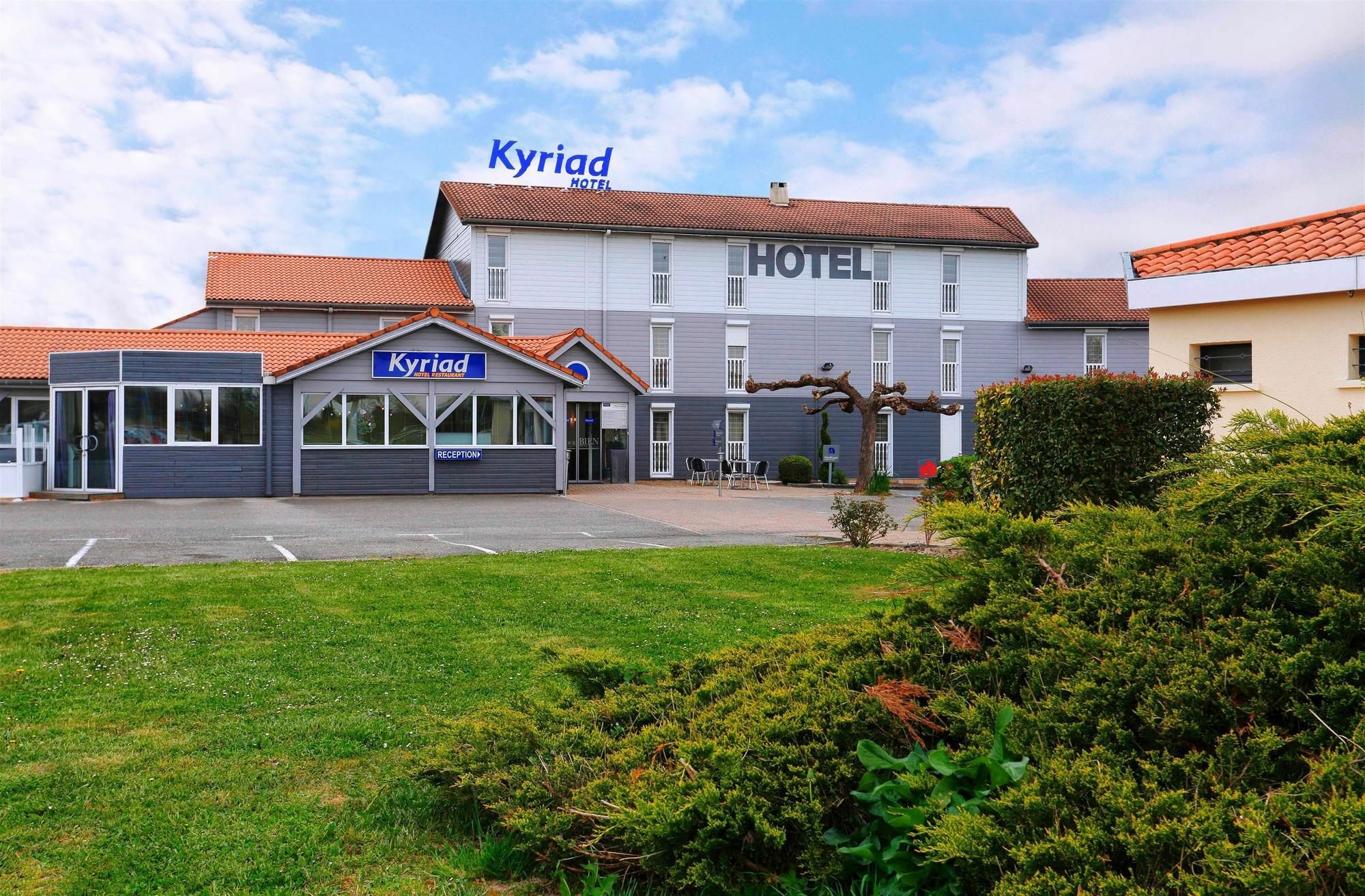 Hotel Kyriad Монтобан Екстер'єр фото